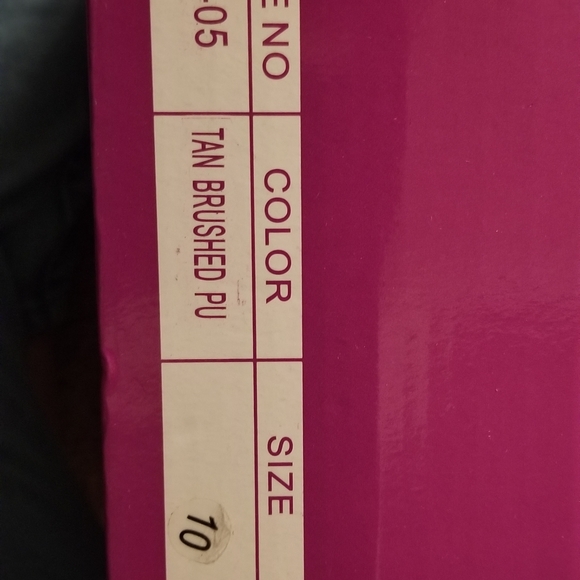 Tan boots with rhinestones - Picture 6 of 6